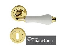 DALIA MANIGLIA CON ROSETTA ORO LUCIDO E PORCELLANA BIANCA